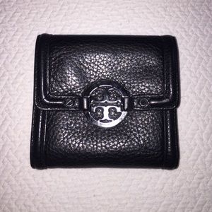 Tory burch wallet