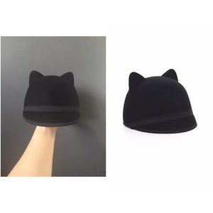 BCBG maxazria cat hat