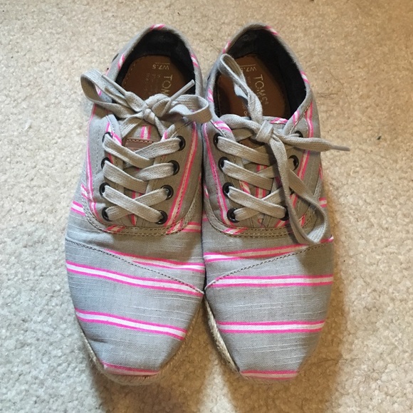 Toms cordones size 7.5!