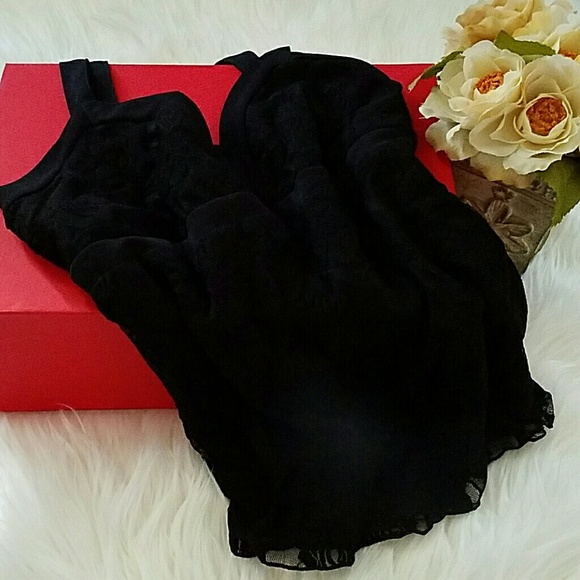 BLACK LACE CAMISOLE TOP