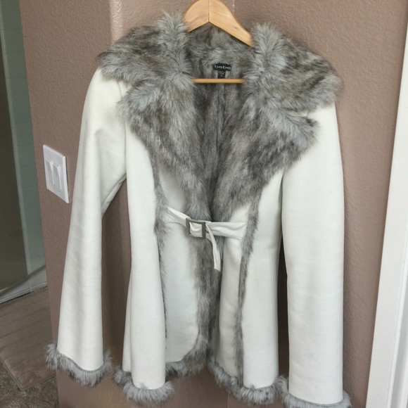 🎉🎉SOLD🎉🎉Bebe fashion jacket - Picture 2 of 4