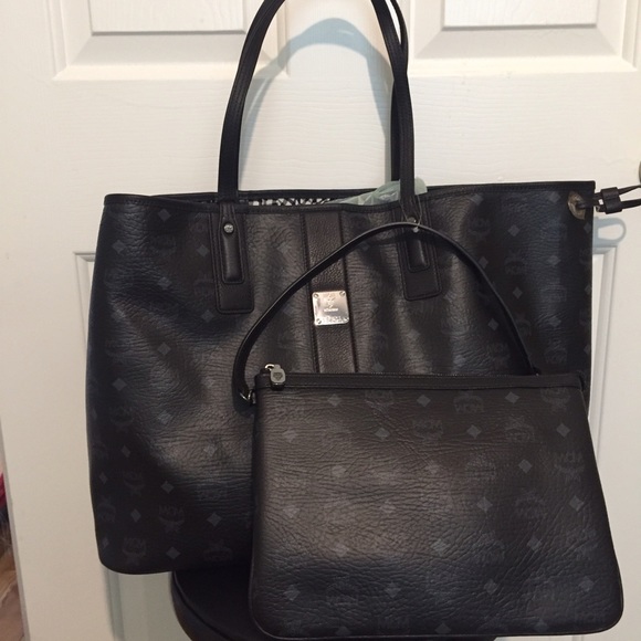 🚫 SOLD 🚫 MCM LIZ LARGE REVERSIBLE TOTE