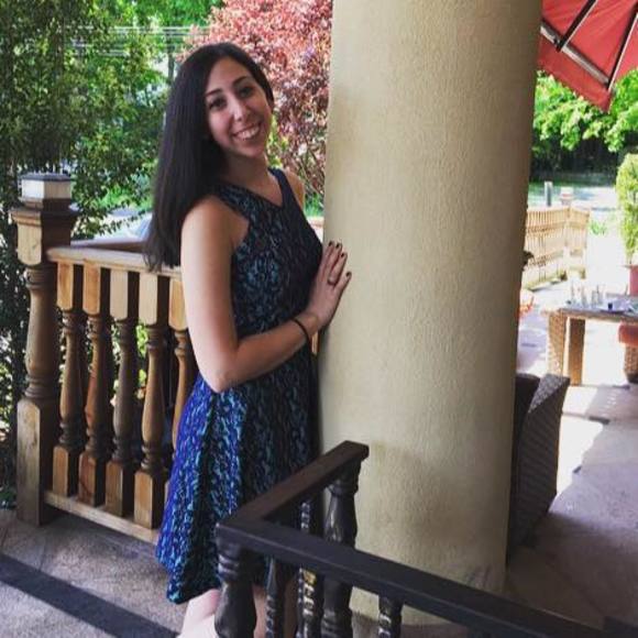 Meet your Posher, Angela