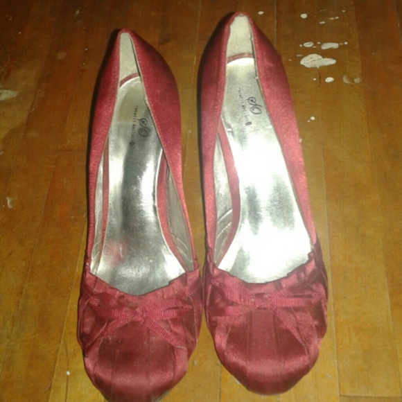 Red Pumps
