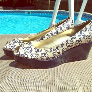 BCBG Logo wedge