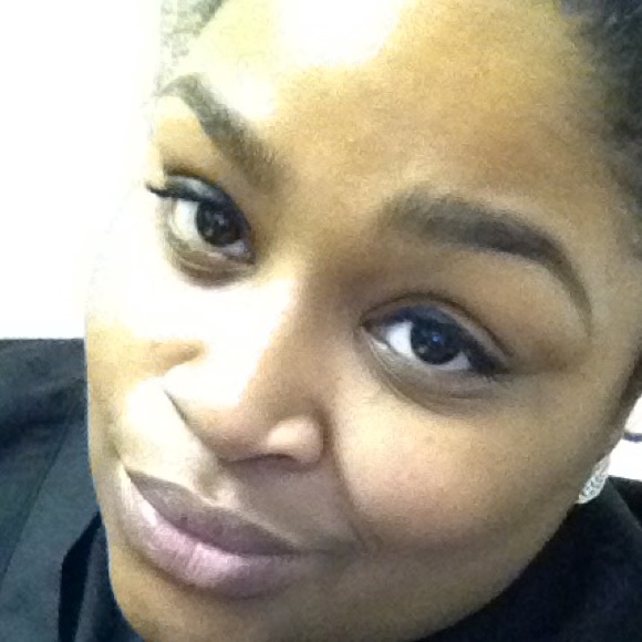 Meet your Posher, Seanika - Picture 3 of 4