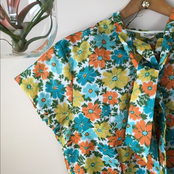Vintage floral blouse - Picture 2 of 4