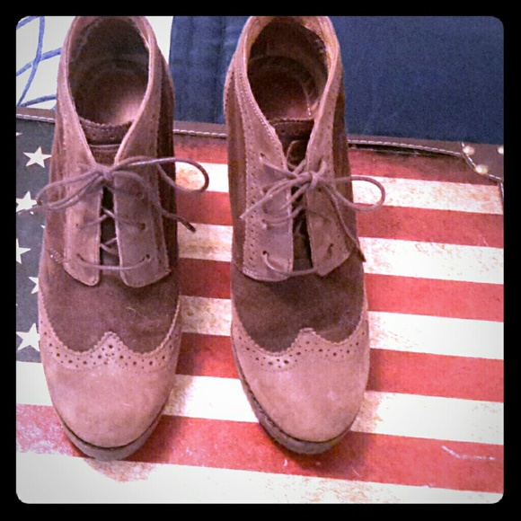 Super cute  lug soled oxfords