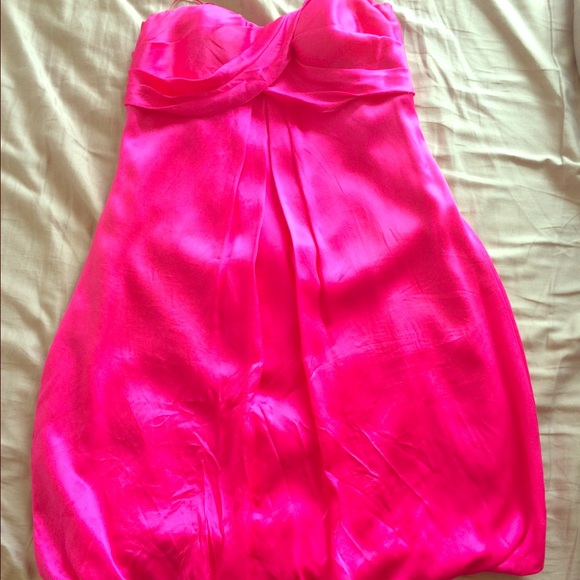 Short pink cache dress