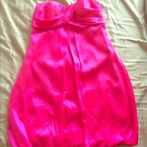 Short pink cache dress