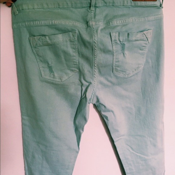 ZARA cropped mint color jeans - Picture 2 of 2