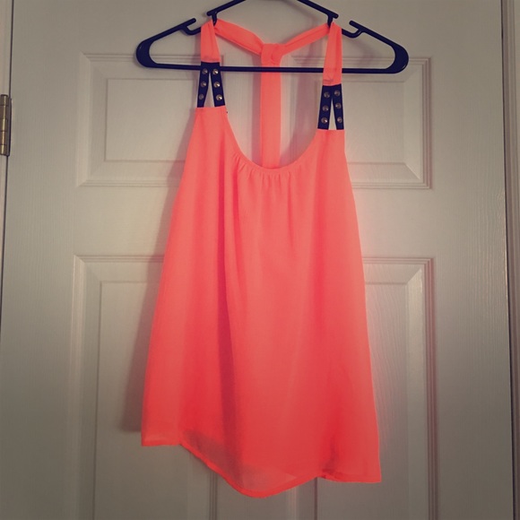 Charlotte Russe flowy coral colored top
