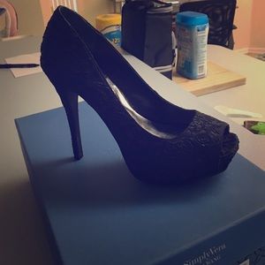 Vera wang heels