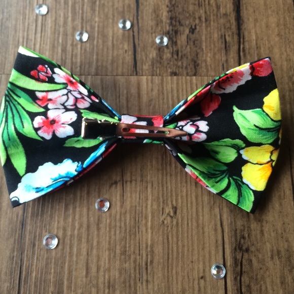 Handmade Fabric Bow - Picture 2 of 2