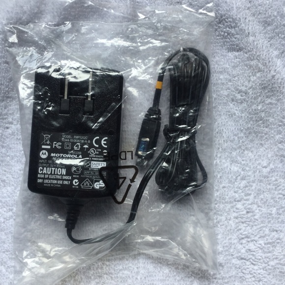 ***MOTOROLA AC POWER SUPPLY***