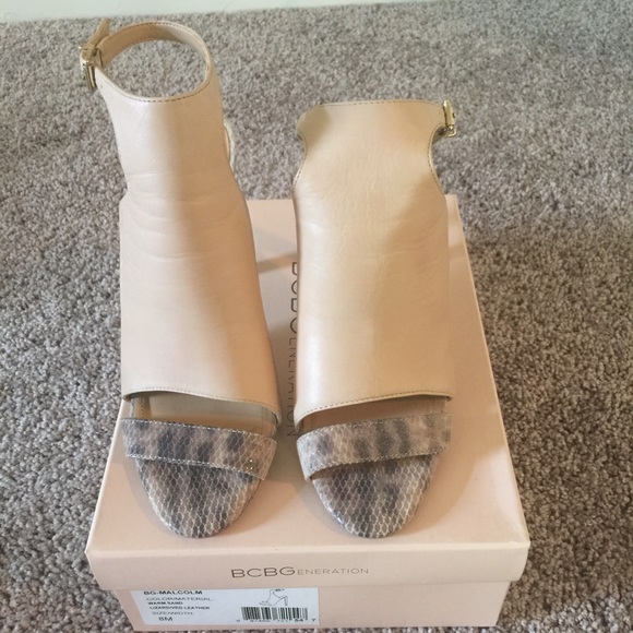 BCBG MALCOLM Open-Toe Sandal