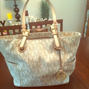 Michael Kors East West shoulder tote!