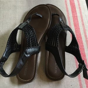 Cute black/brown Merona sandals!