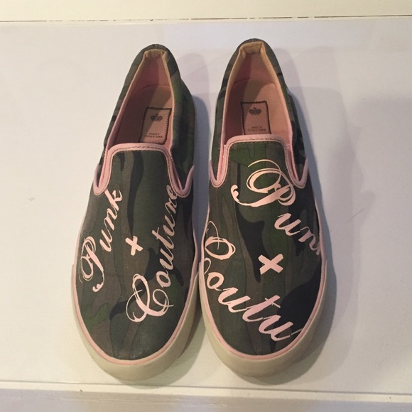 Juicy Couture slip on pink shoes in camo/pink