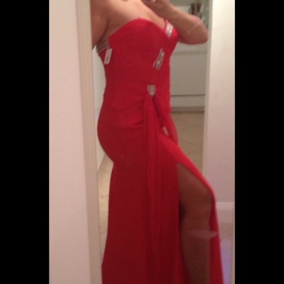CLOSET CLEARING 💃