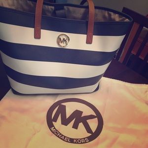 Michael Kors Jet Set Travel Saffiano Leather Tote!