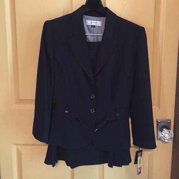 Tahari Arthur S Levine NWT Size 8