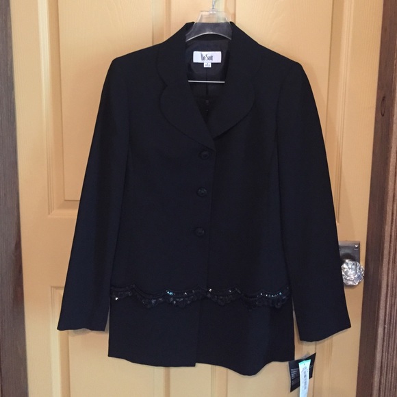 NWT LeSuit Size 8