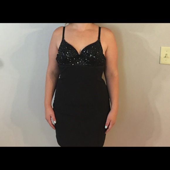 Great NYE Sexy Little Black Dress! - Picture 2 of 3