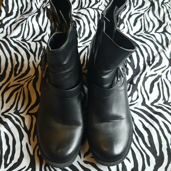 Heeled ankle boots - Picture 2 of 4