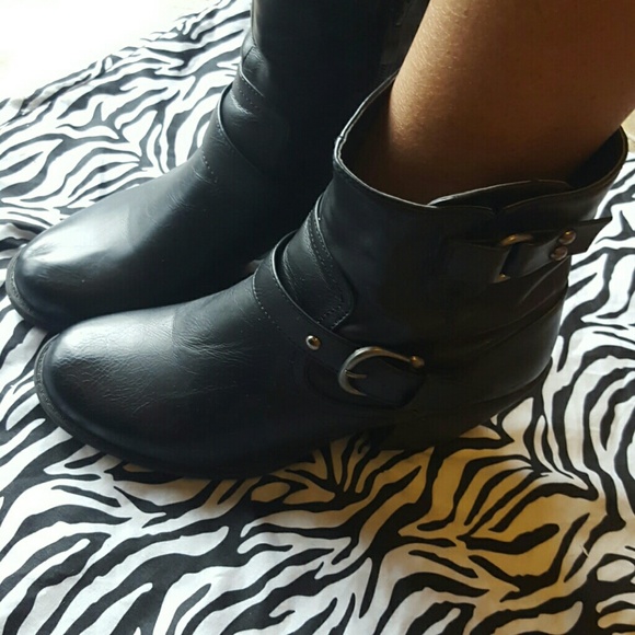 Heeled ankle boots - Picture 3 of 4