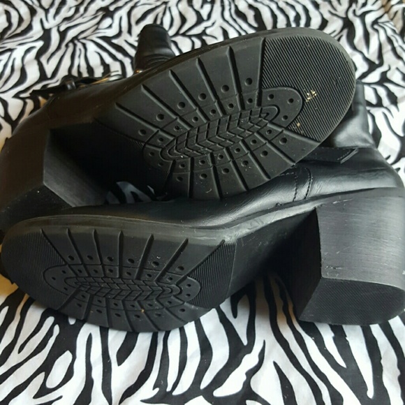 Heeled ankle boots - Picture 4 of 4