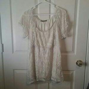 Creamed colored lace top