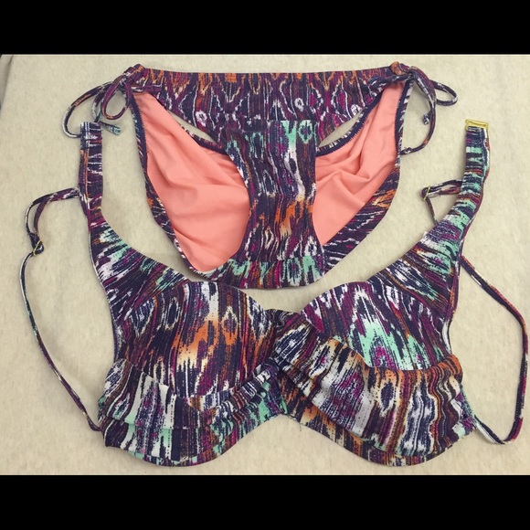 Bikini top and bottom NWOT - Picture 1 of 4