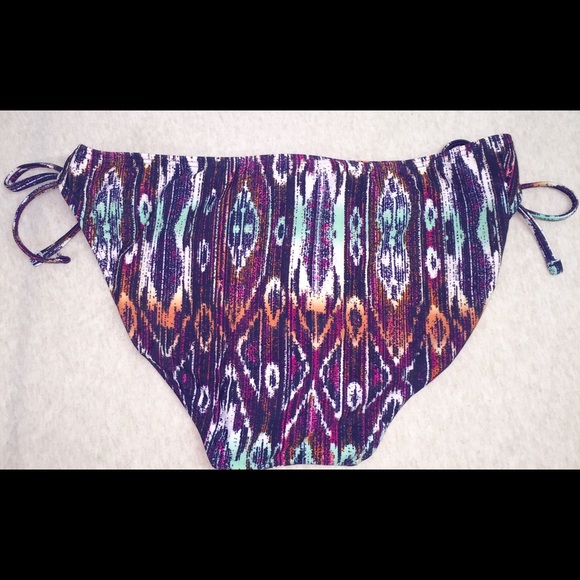 Bikini top and bottom NWOT - Picture 3 of 4