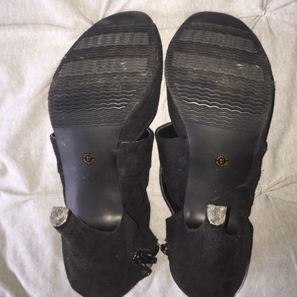 🎉Black open toed heels🎉 - Picture 3 of 4