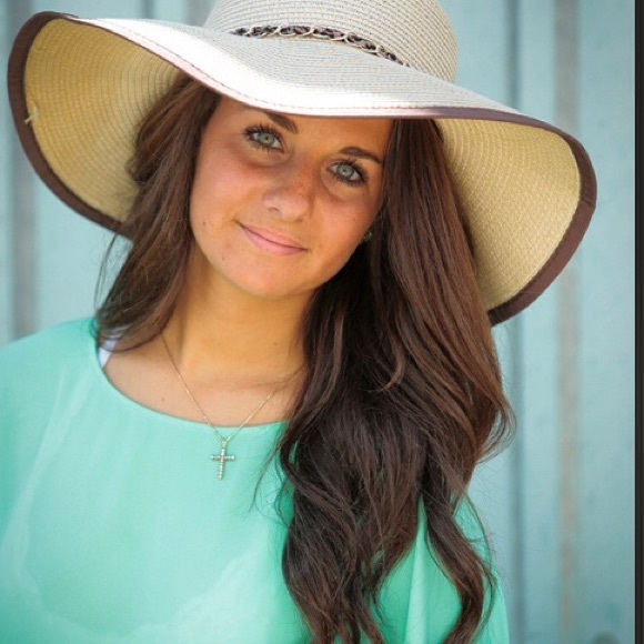 Meet your Posher, Ella