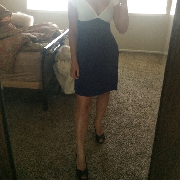 PLUNGE EMPIRE WAIST DRESS - Picture 2 of 3