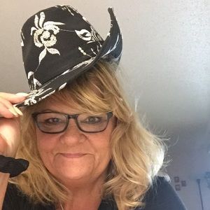 Meet your Posher, Gina