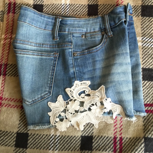 Mindcode SKINNY shorts - Picture 3 of 3