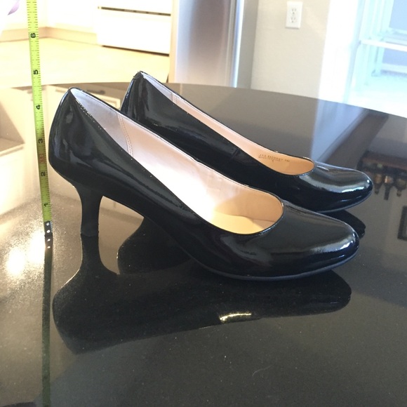 Cole Haan 2 1/4" Patent Leather Pumps Size 35B
