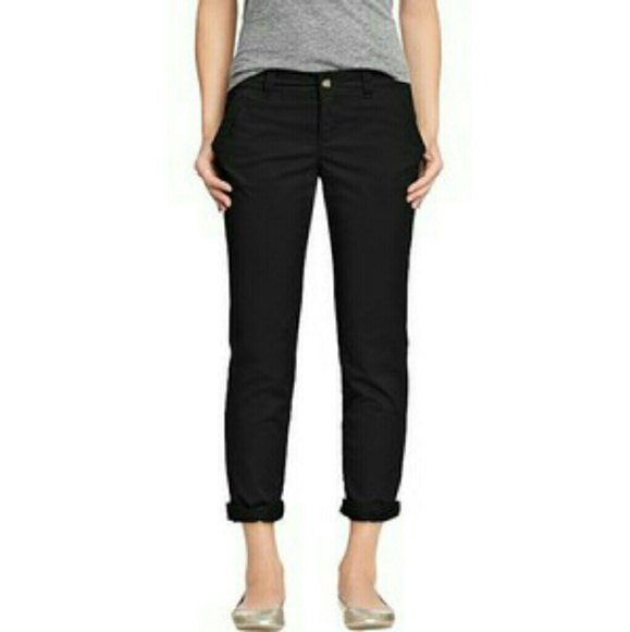 Women's boyfriend skinny khakis.