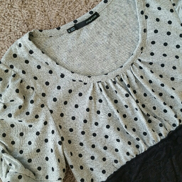 Maurices: NWOT grey polka dot blouse