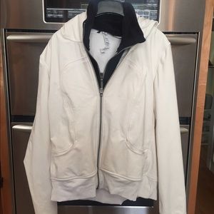 Lululemon Scuba Uba Softshell 12