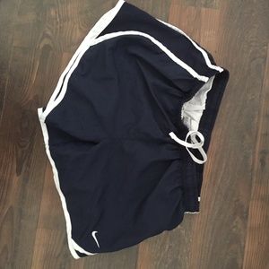 (Junior L) DRI-FIT navy blue shorts