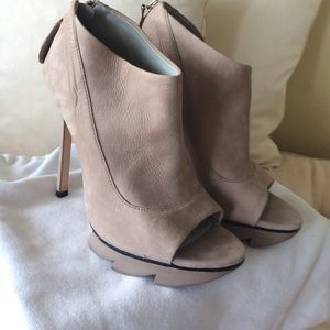 Camilla Skovgaard Nubuck Leather Peep Toe shoe