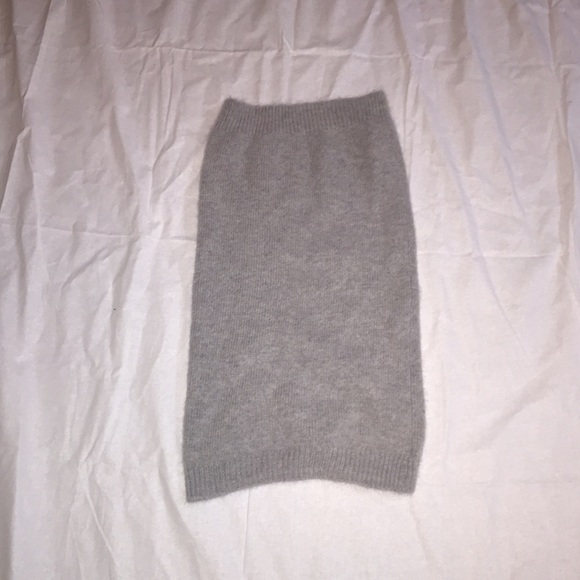 Gray sweater skirt.