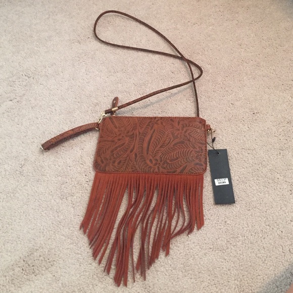 Cross body/wristlet