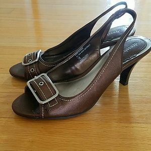 Open toed dress heels