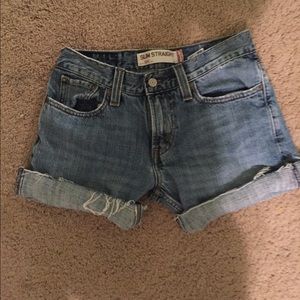 Light washed Levi shorts-fits like a size 5