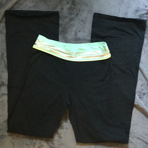 Aerie flared yoga pant